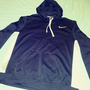 Nike therma fit pullover hoodie
